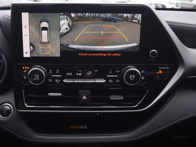 2024 Toyota Highlander Hybrid Platinum