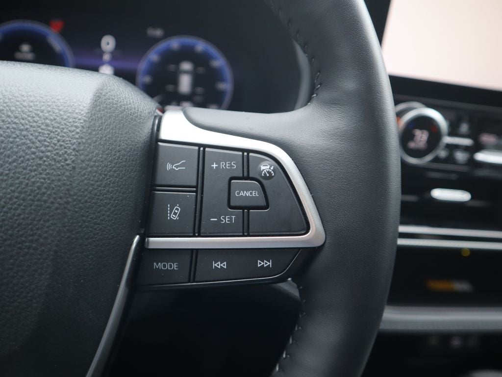 2024 Toyota Highlander Hybrid Platinum