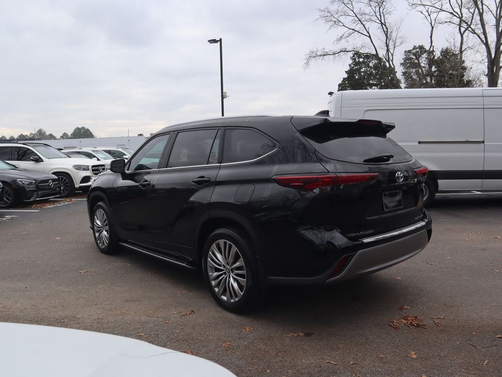 2024 Toyota Highlander Hybrid Platinum