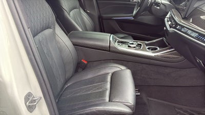2025 BMW X7 M60i