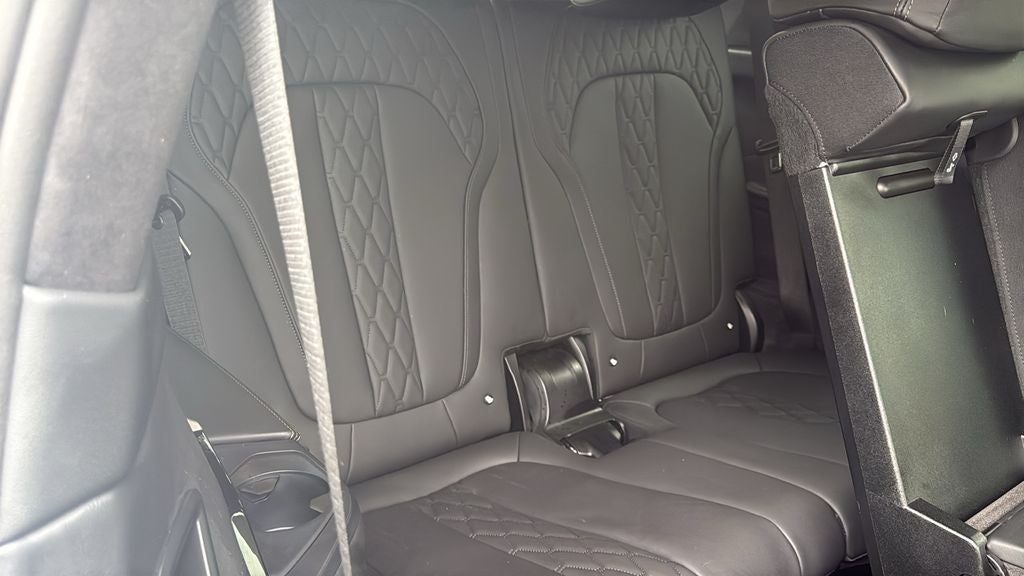 2025 BMW X7 M60i