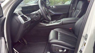 2025 BMW X7 M60i