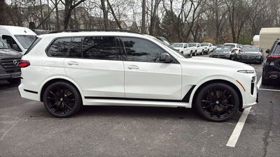 2025 BMW X7 M60i