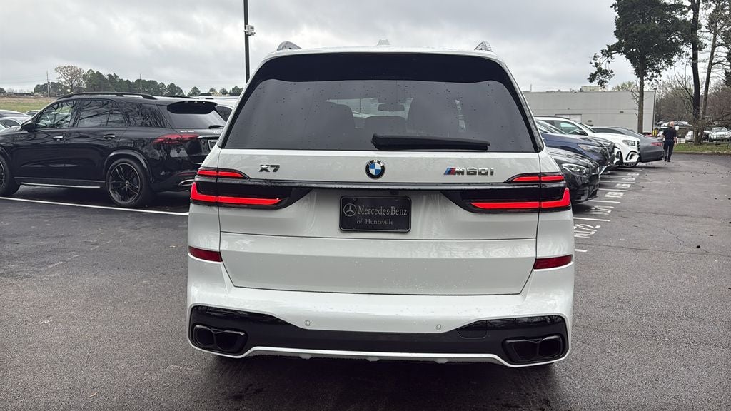 2025 BMW X7 M60i
