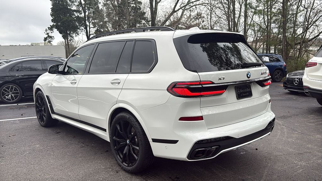 2025 BMW X7 M60i