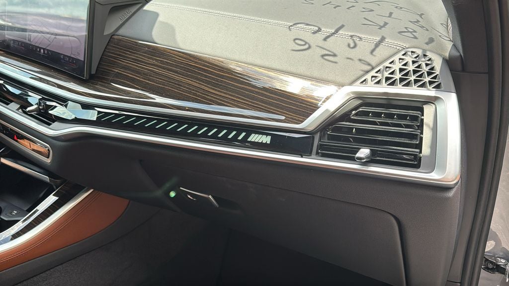 2024 BMW X5 M60i