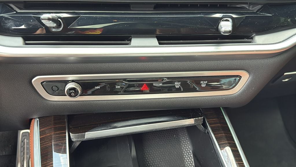 2024 BMW X5 M60i