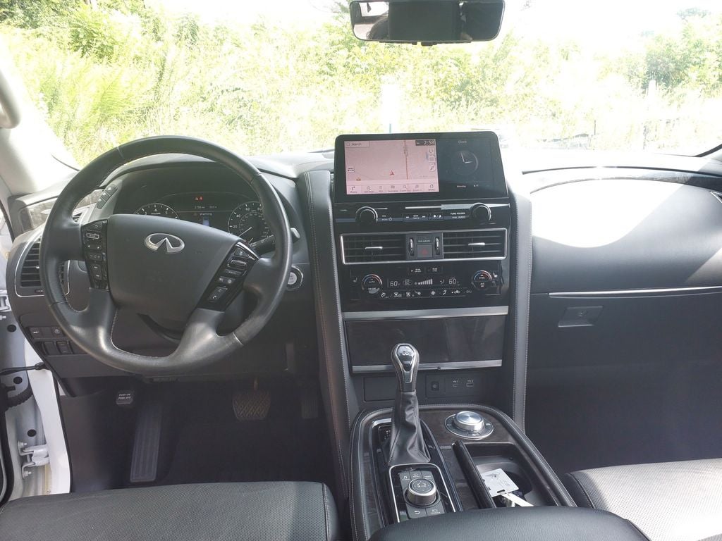 2024 INFINITI QX80 LUXE