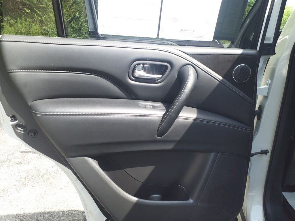 2024 INFINITI QX80 LUXE
