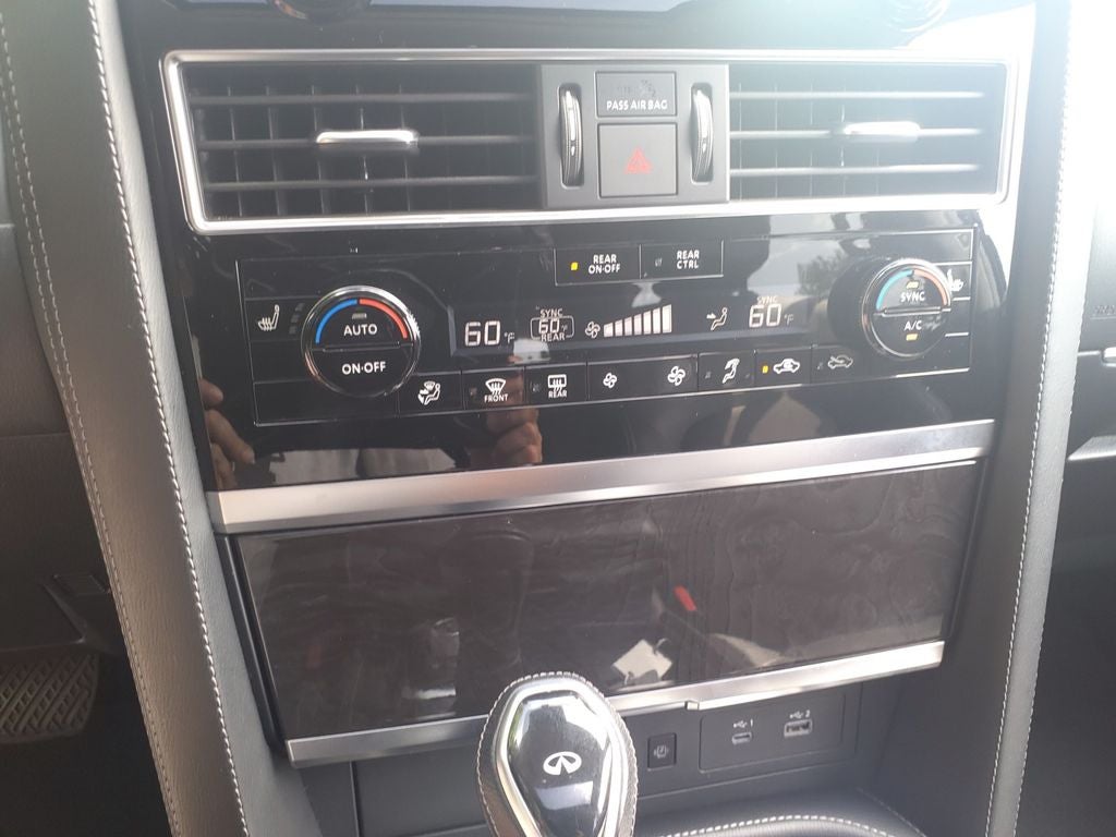 2024 INFINITI QX80 LUXE