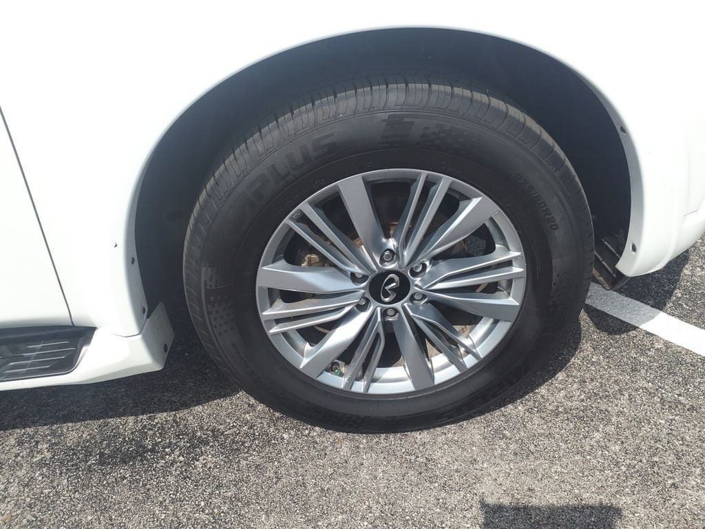 2024 INFINITI QX80 LUXE