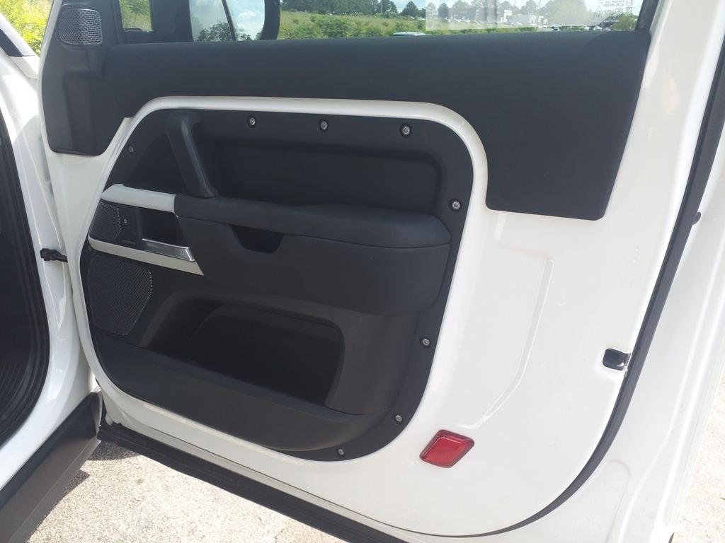 2022 Land Rover Defender 90 Standard