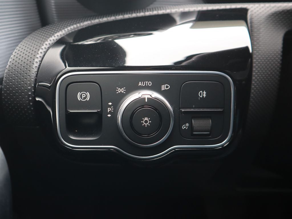 2021 Mercedes-Benz A-Class A 220