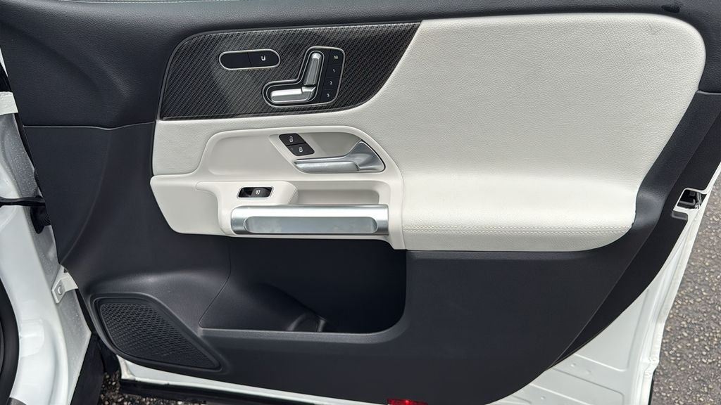 2023 Mercedes-Benz GLB GLB 250