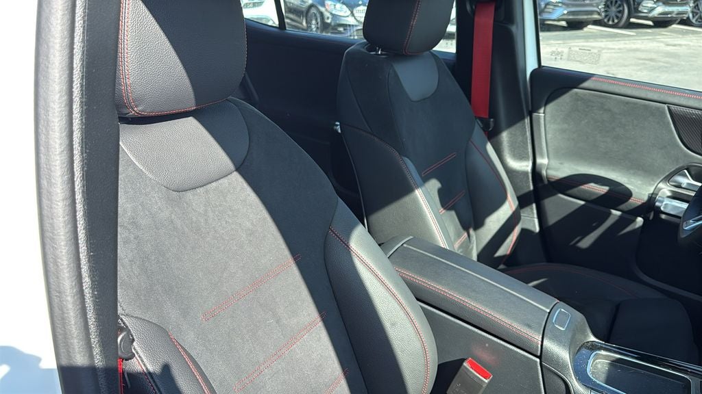 2025 Mercedes-Benz GLB GLB 35 AMG® 4MATIC®