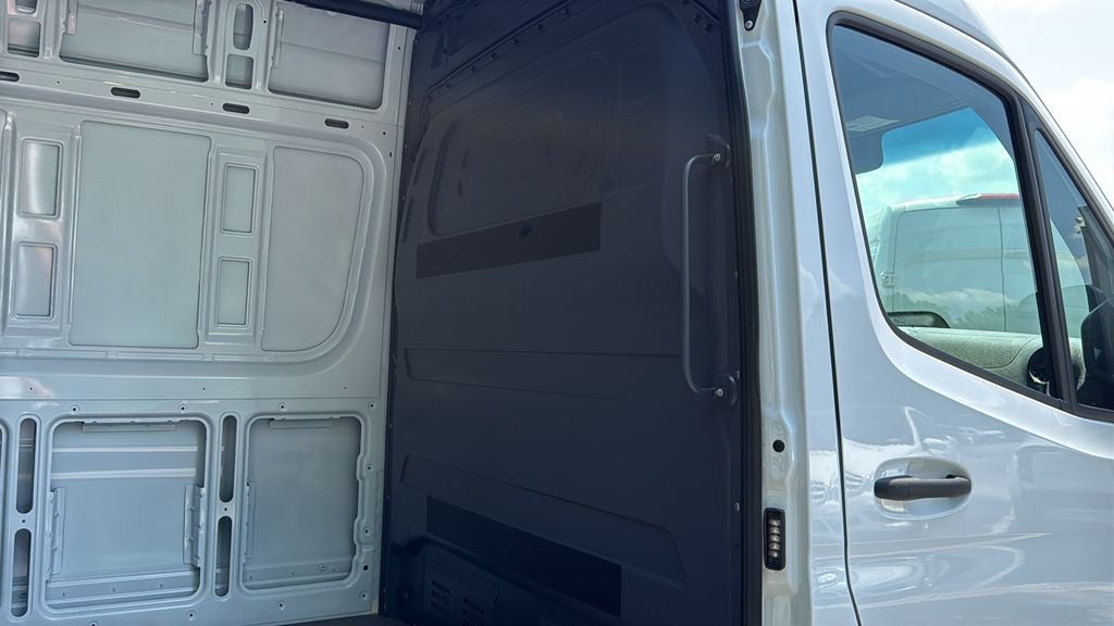 2025 Mercedes-Benz Sprinter 2500 Cargo 170 WB High Roof