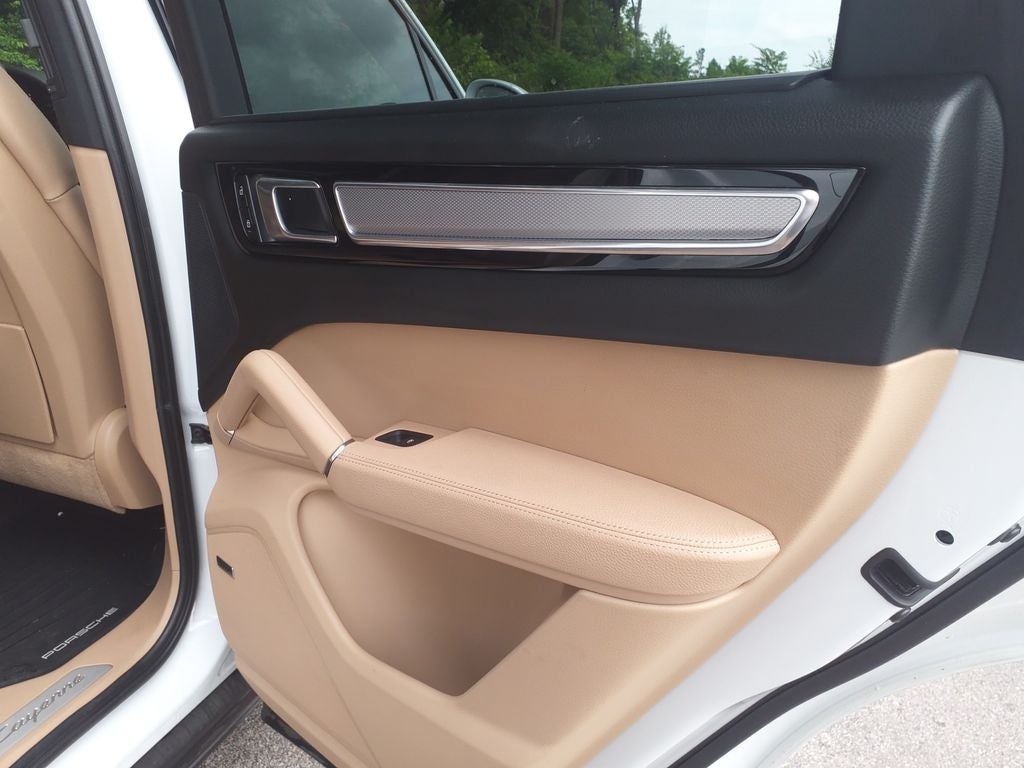 2023 Porsche Cayenne Base