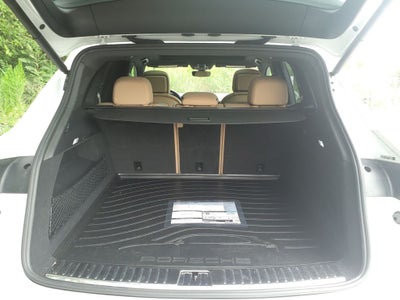 2023 Porsche Cayenne Base