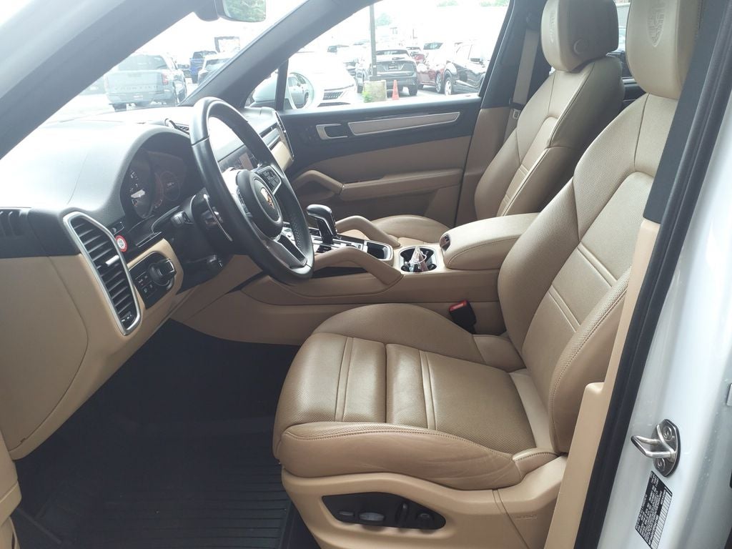 2023 Porsche Cayenne Base
