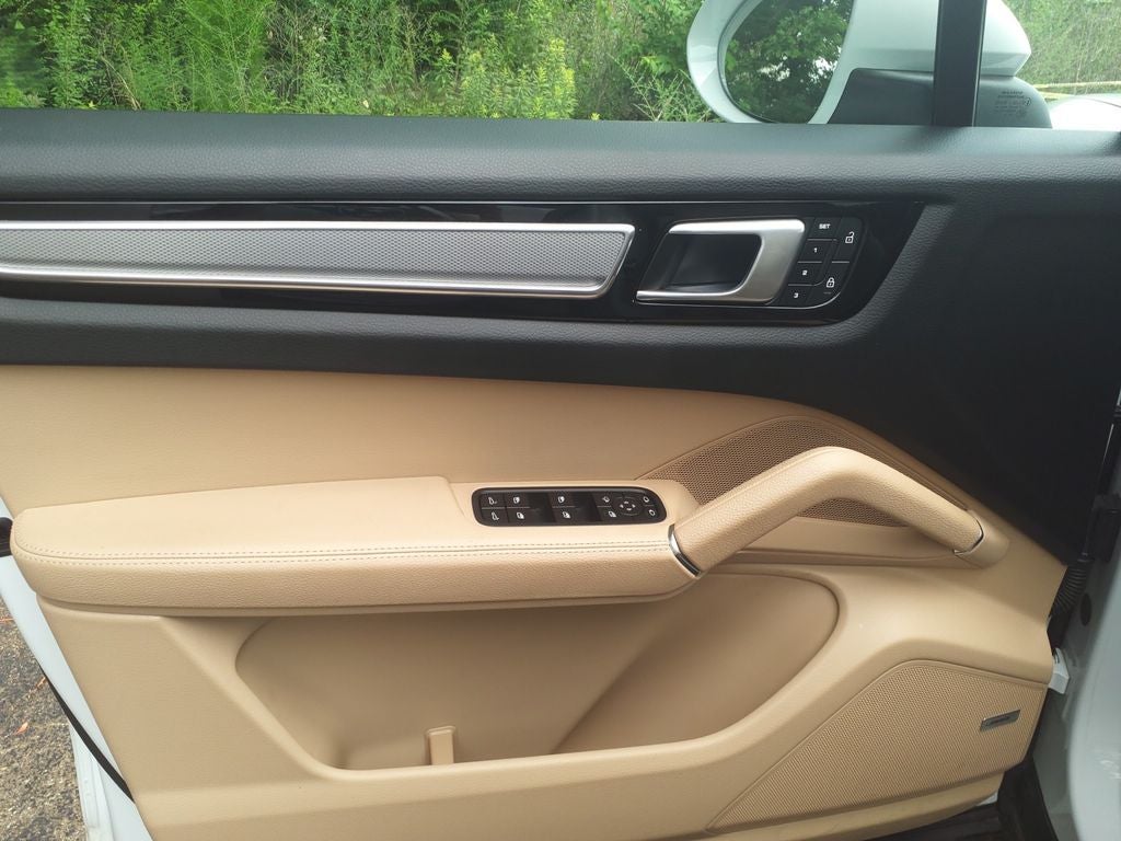 2023 Porsche Cayenne Base