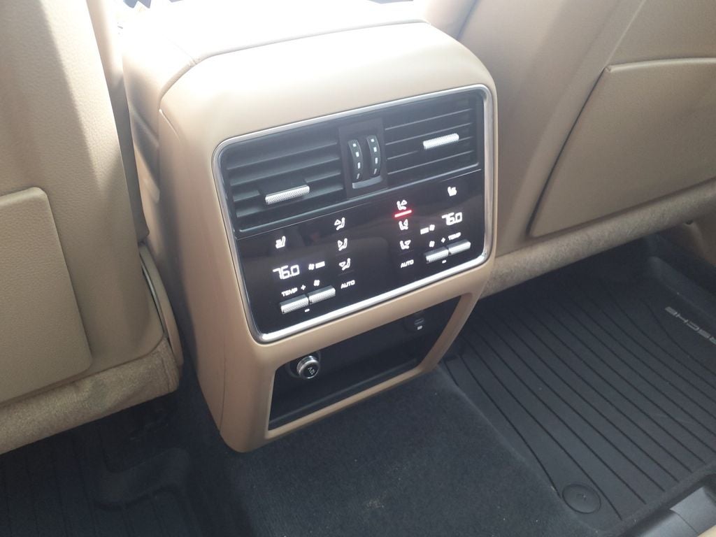 2023 Porsche Cayenne Base