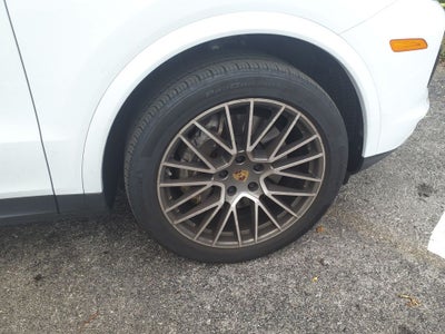 2023 Porsche Cayenne Base
