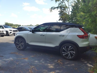 2019 Volvo XC40 R-Design