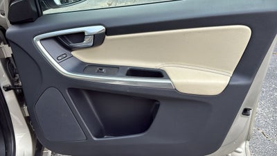 2017 Volvo XC60 T5 Dynamic