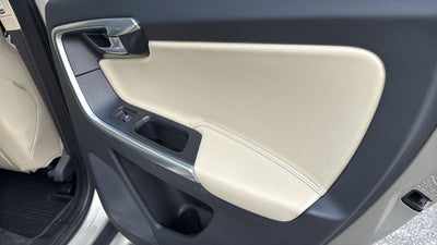 2017 Volvo XC60 T5 Dynamic
