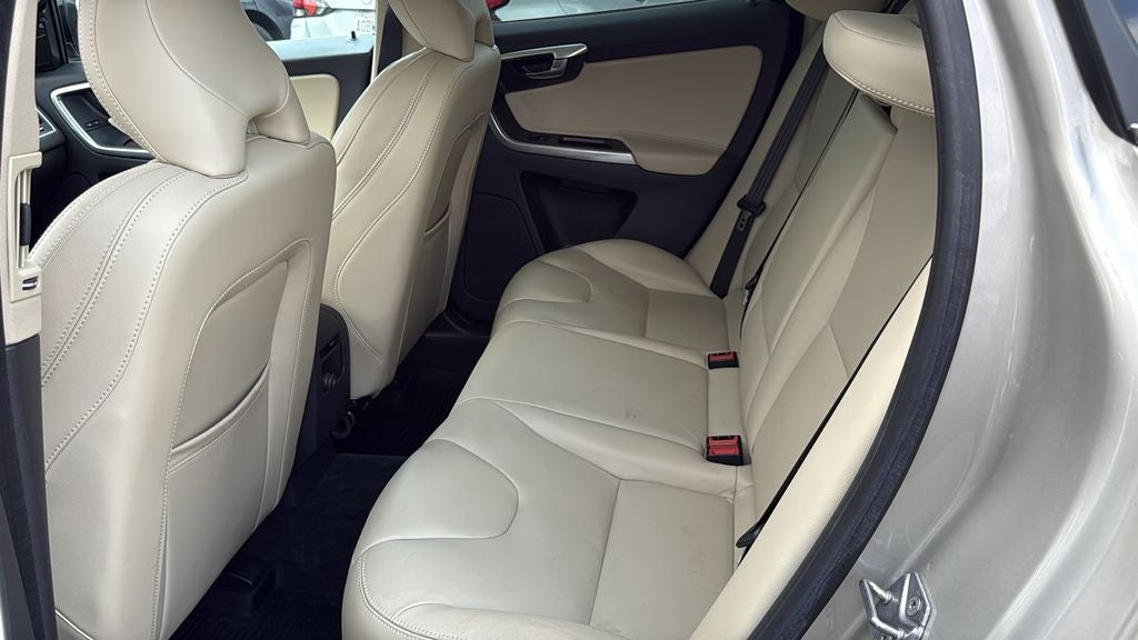 2017 Volvo XC60 T5 Dynamic