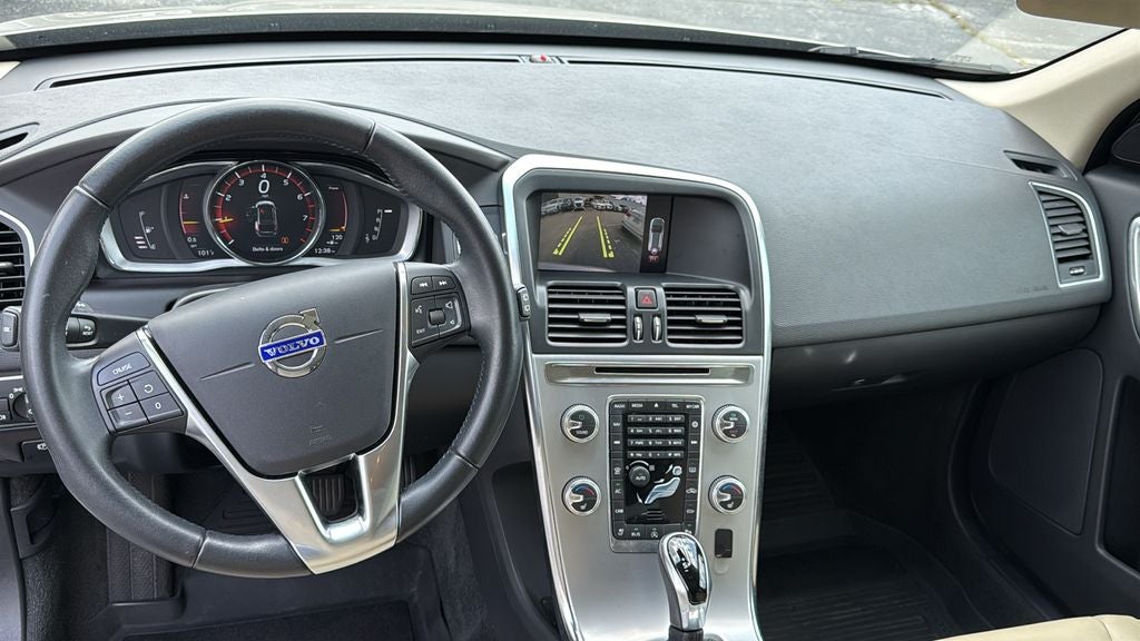 2017 Volvo XC60 T5 Dynamic