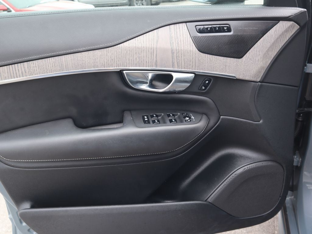 2022 Volvo XC90 Recharge Plug-In Hybrid T8 Inscription 7 Passenger