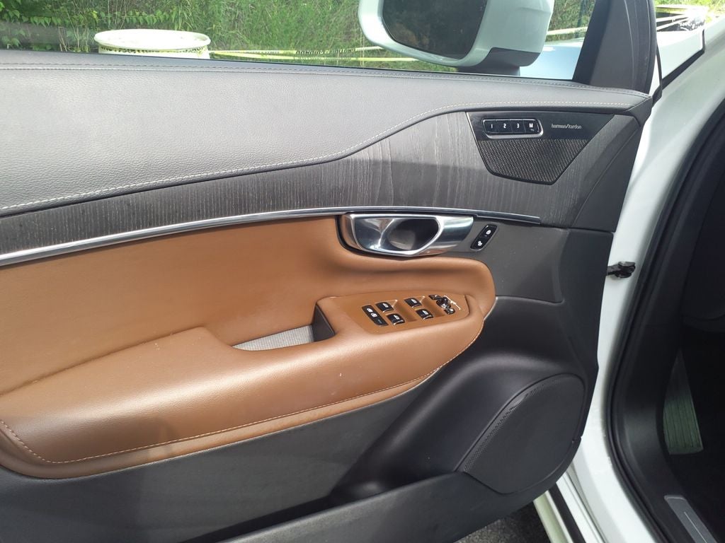 2022 Volvo XC90 Recharge Plug-In Hybrid T8 Inscription Extended Range 7P