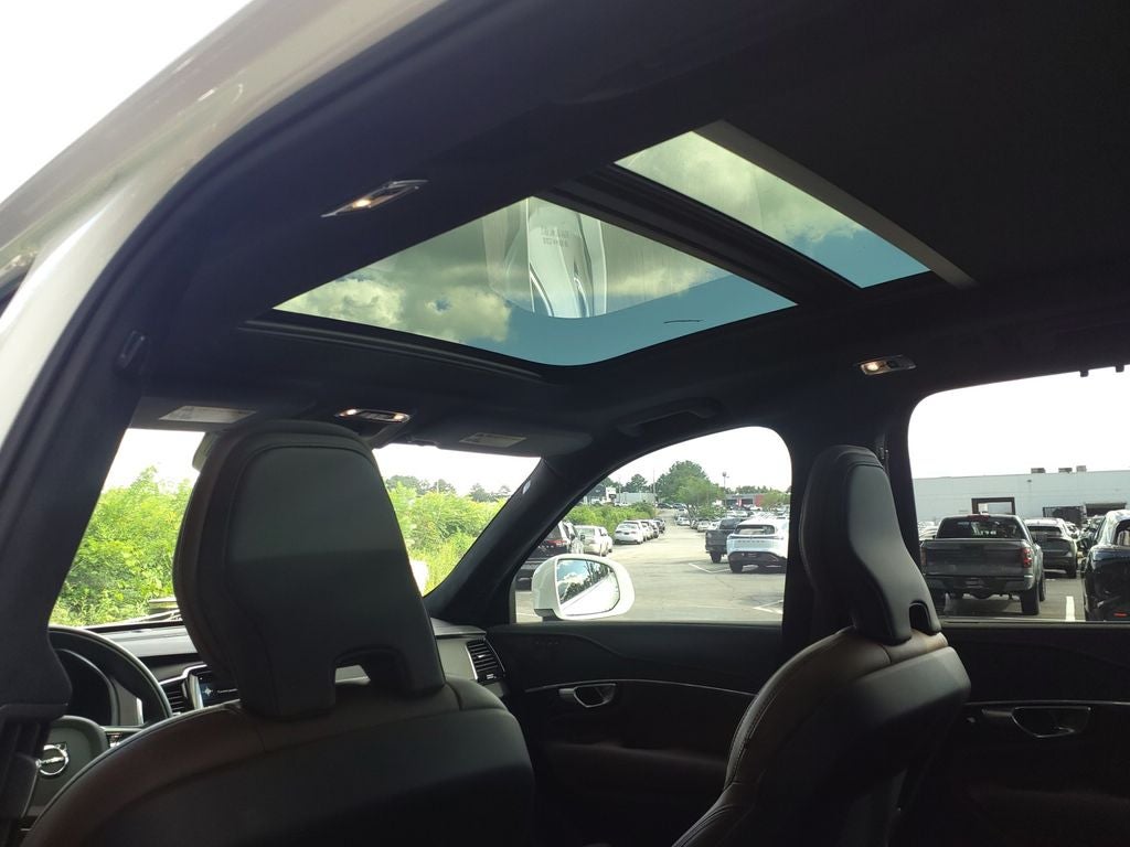 2022 Volvo XC90 Recharge Plug-In Hybrid T8 Inscription Extended Range 7P