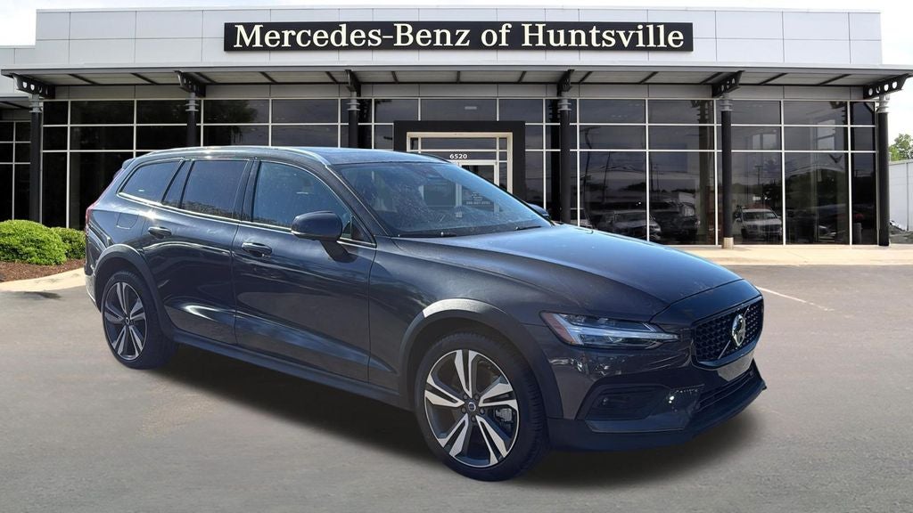 2025 Volvo V60 Cross Country