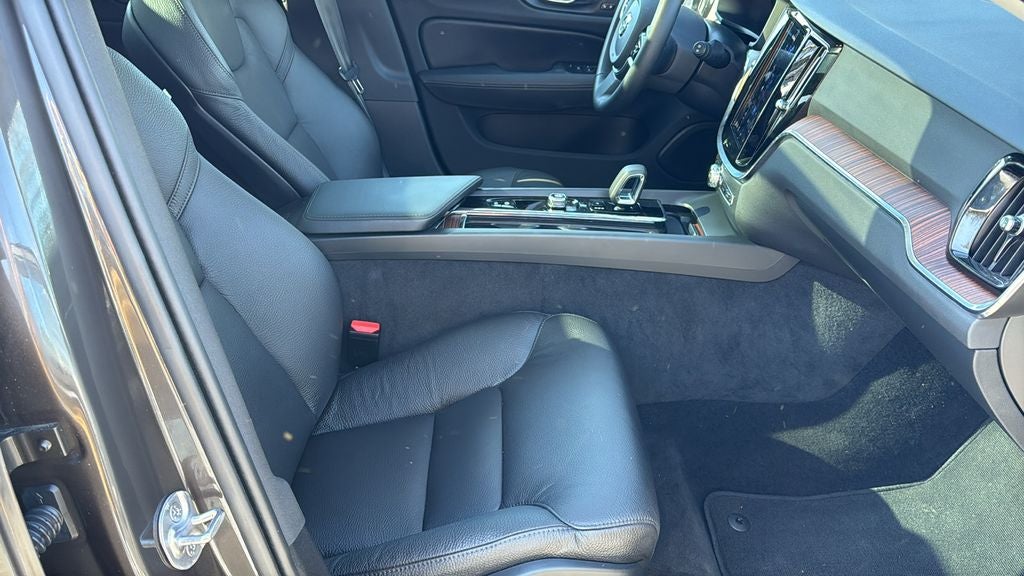 2025 Volvo V60 Cross Country B5 Plus AWD