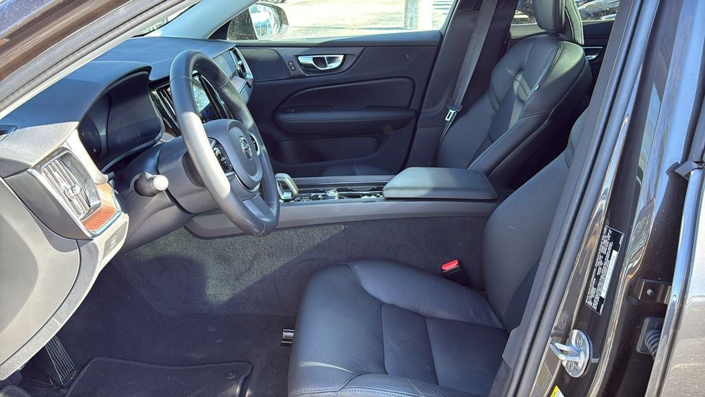 2025 Volvo V60 Cross Country B5 Plus AWD