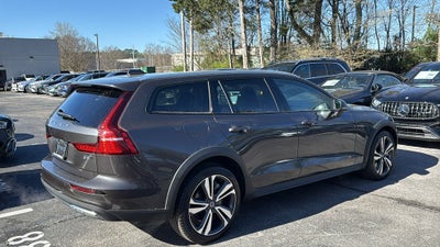 2025 Volvo V60 Cross Country B5 Plus AWD