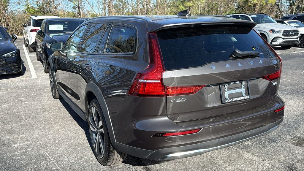 2025 Volvo V60 Cross Country B5 Plus AWD