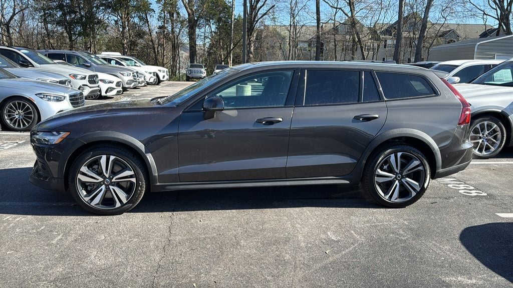 2025 Volvo V60 Cross Country B5 Plus AWD