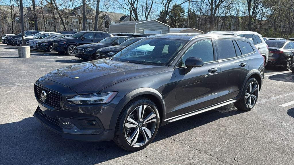 2025 Volvo V60 Cross Country B5 Plus AWD