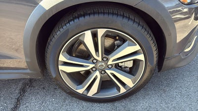 2025 Volvo V60 Cross Country B5 Plus AWD